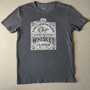 LUCKY BRAND Keep your friends close & your whiskey closer T SHIRT Sz Mens‎ M